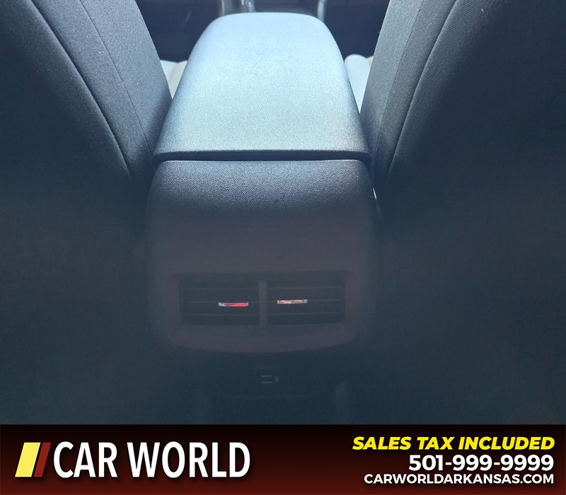 Chevrolet Equinox Vehicle Full-screen Gallery Image 19