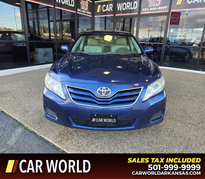 Toyota Camry Vehicle Full-screen Gallery Image 2