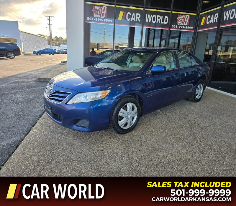 Toyota Camry Vehicle Full-screen Gallery Image 3