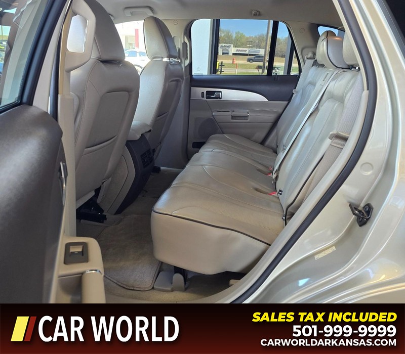 Lincoln MKX Vehicle Full-screen Gallery Image 10