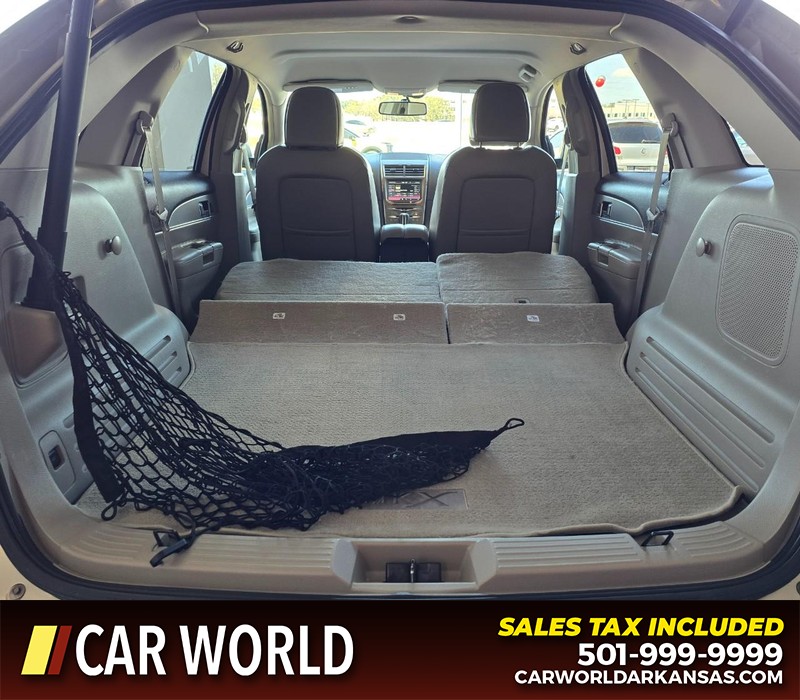 Lincoln MKX Vehicle Full-screen Gallery Image 16