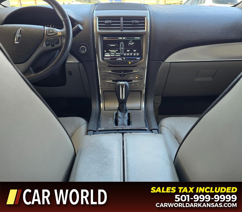 Lincoln MKX Vehicle Full-screen Gallery Image 20