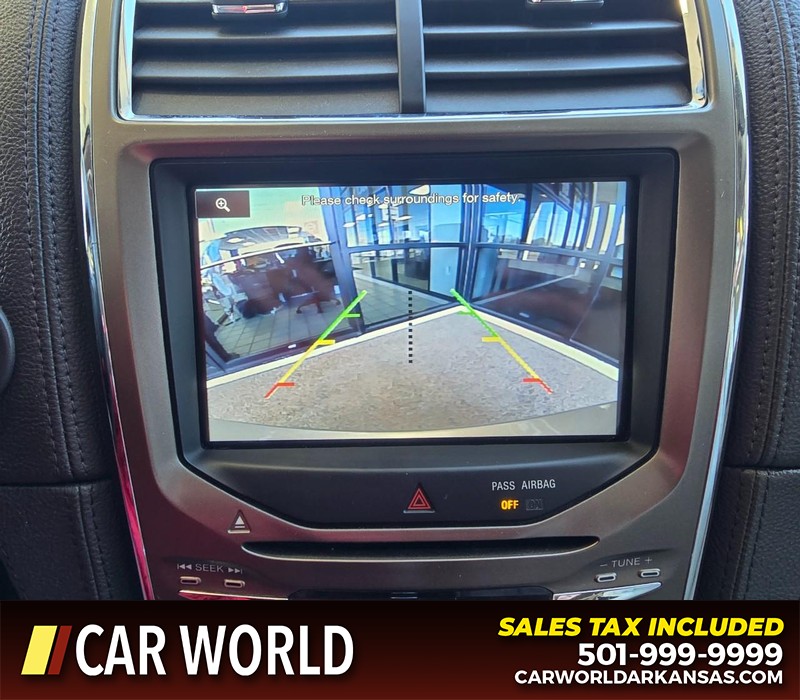 Lincoln MKX Vehicle Full-screen Gallery Image 21