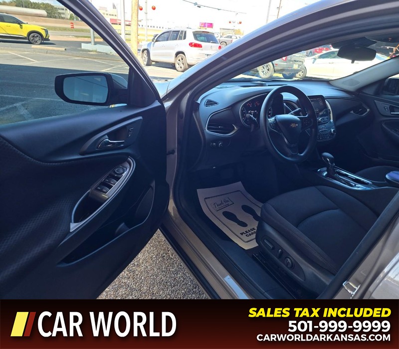 Chevrolet Malibu Vehicle Full-screen Gallery Image 7