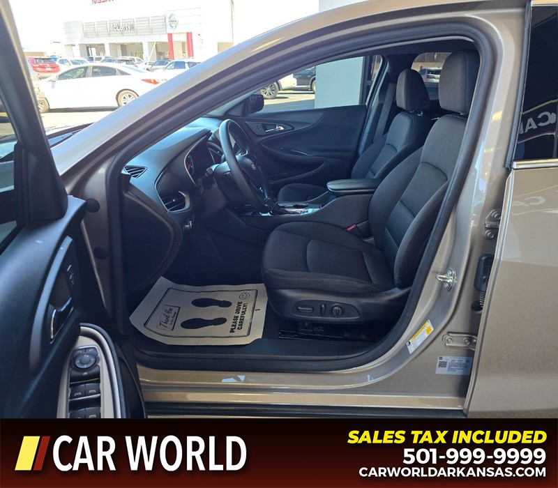 Chevrolet Malibu Vehicle Full-screen Gallery Image 8