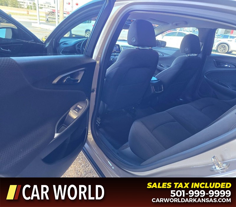 Chevrolet Malibu Vehicle Full-screen Gallery Image 9