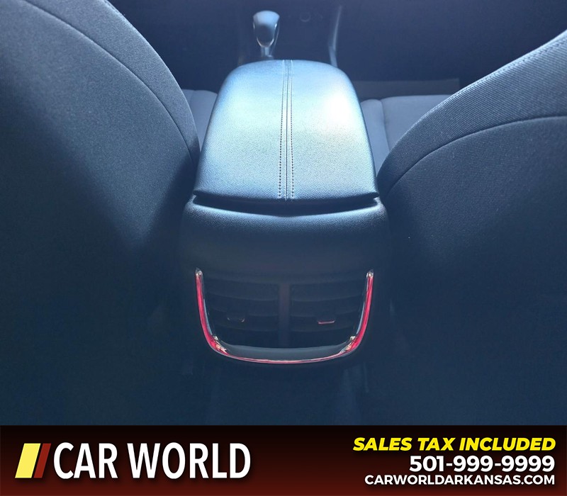 Chevrolet Malibu Vehicle Full-screen Gallery Image 19