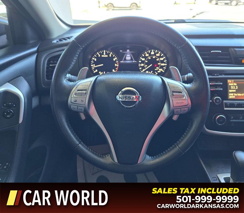 Nissan Altima Vehicle Full-screen Gallery Image 14