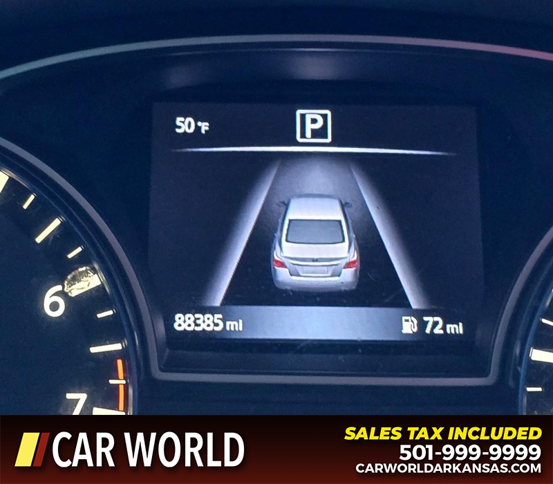 Nissan Altima Vehicle Full-screen Gallery Image 15