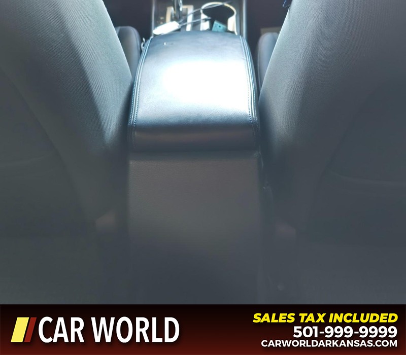 Nissan Altima Vehicle Full-screen Gallery Image 18