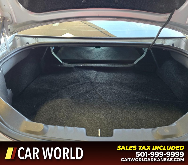 Chevrolet Camaro Vehicle Full-screen Gallery Image 13