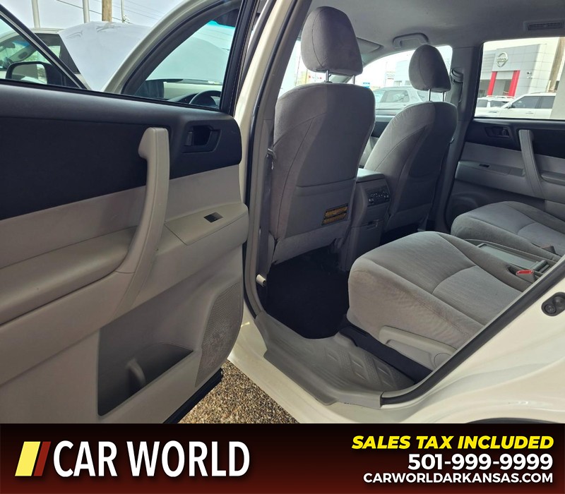 Toyota Highlander Vehicle Full-screen Gallery Image 9