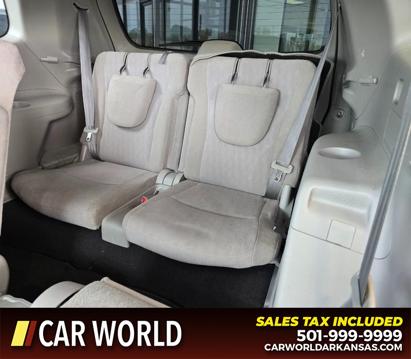 Toyota Highlander Vehicle Full-screen Gallery Image 11