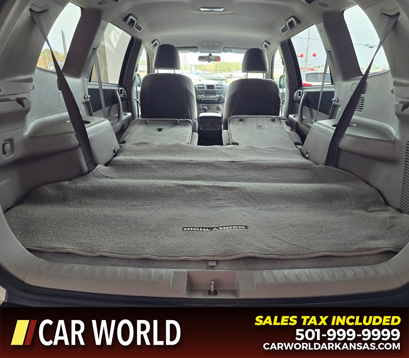 Toyota Highlander Vehicle Full-screen Gallery Image 17