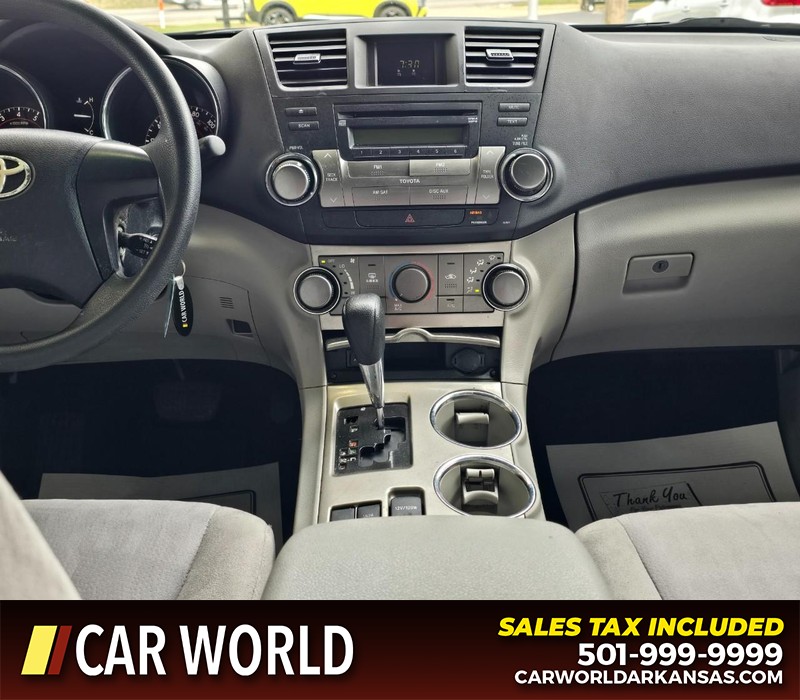 Toyota Highlander Vehicle Full-screen Gallery Image 21