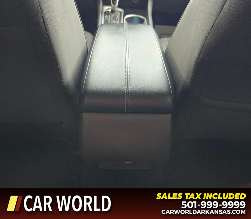 Nissan Altima Vehicle Full-screen Gallery Image 19