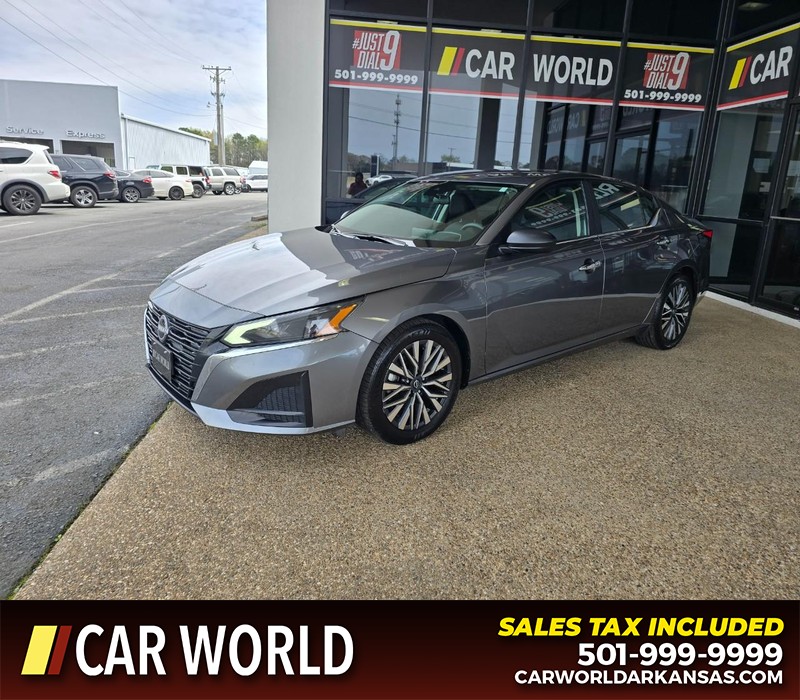 Nissan Altima Vehicle Full-screen Gallery Image 22