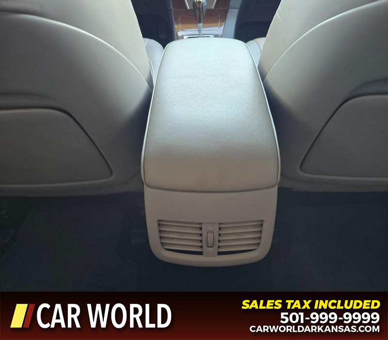 Lexus ES 350 Vehicle Full-screen Gallery Image 22