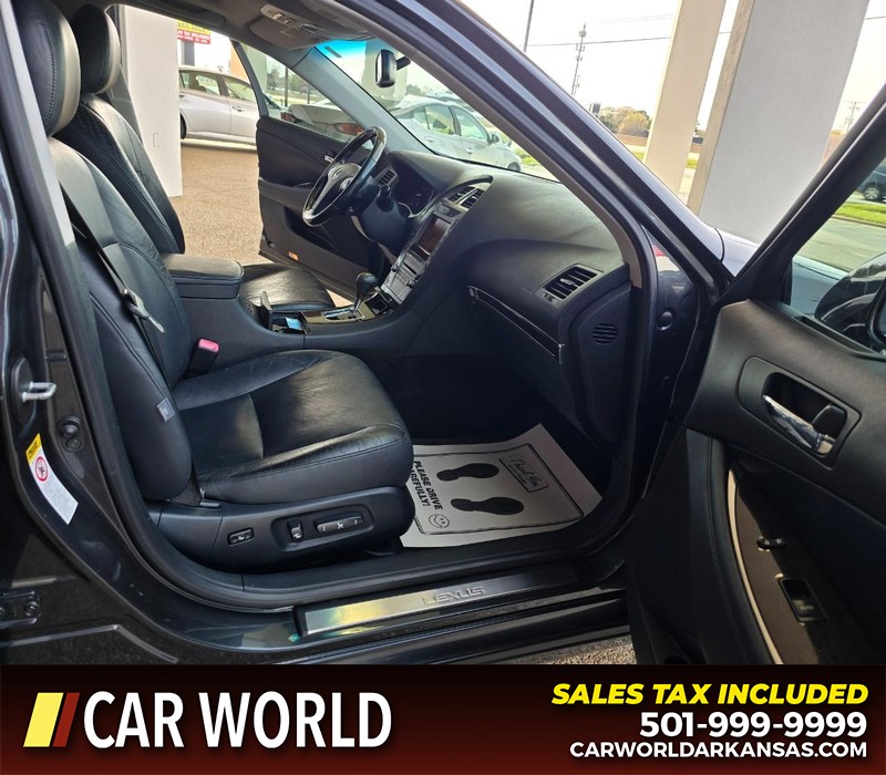 Lexus ES 350 Vehicle Full-screen Gallery Image 12