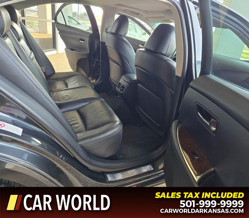 Lexus ES 350 Vehicle Full-screen Gallery Image 13