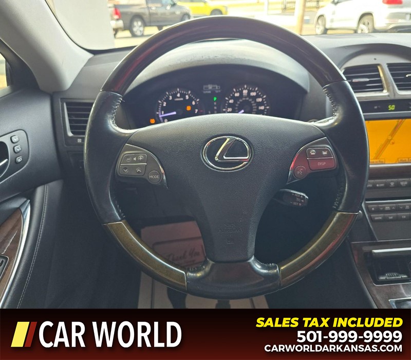 Lexus ES 350 Vehicle Full-screen Gallery Image 15