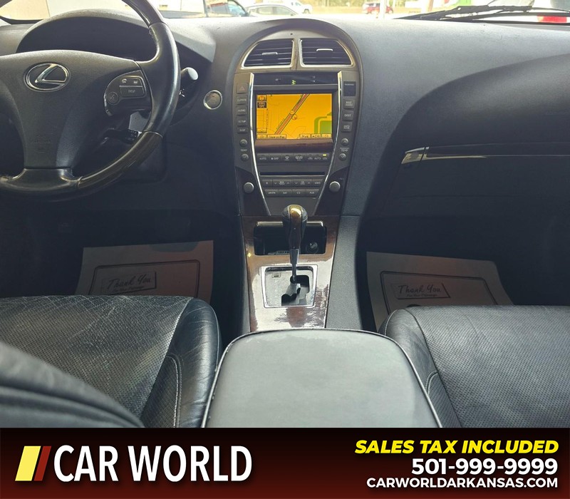 Lexus ES 350 Vehicle Full-screen Gallery Image 18