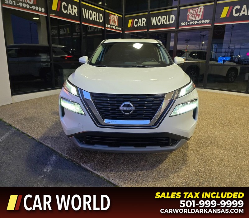 Nissan Rogue Vehicle Full-screen Gallery Image 2