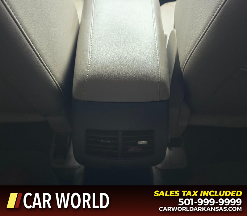 Ford Edge Vehicle Full-screen Gallery Image 19