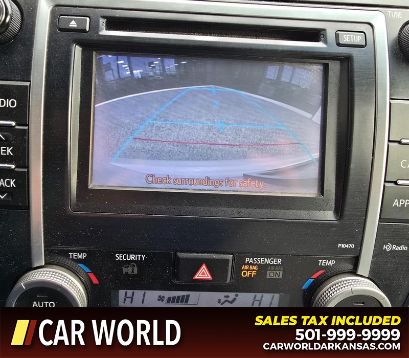 Toyota Camry Vehicle Full-screen Gallery Image 19