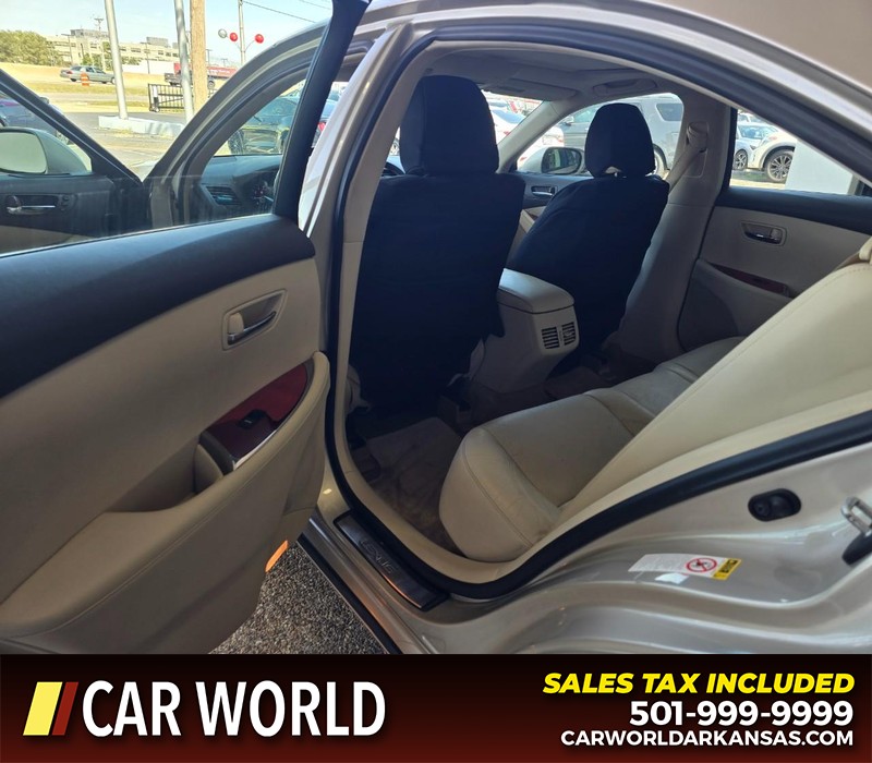 Lexus ES 350 Vehicle Full-screen Gallery Image 9