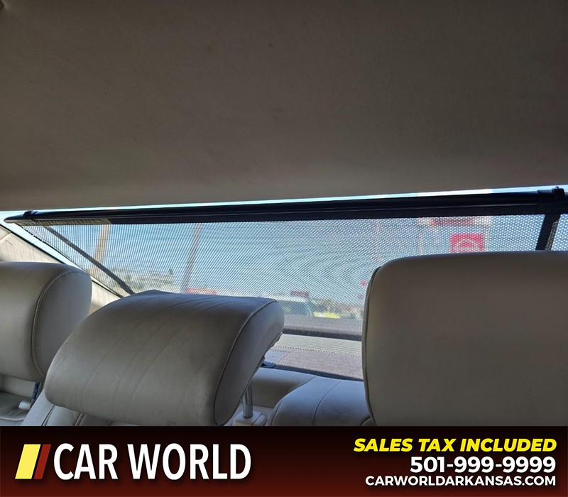 Lexus ES 350 Vehicle Full-screen Gallery Image 11