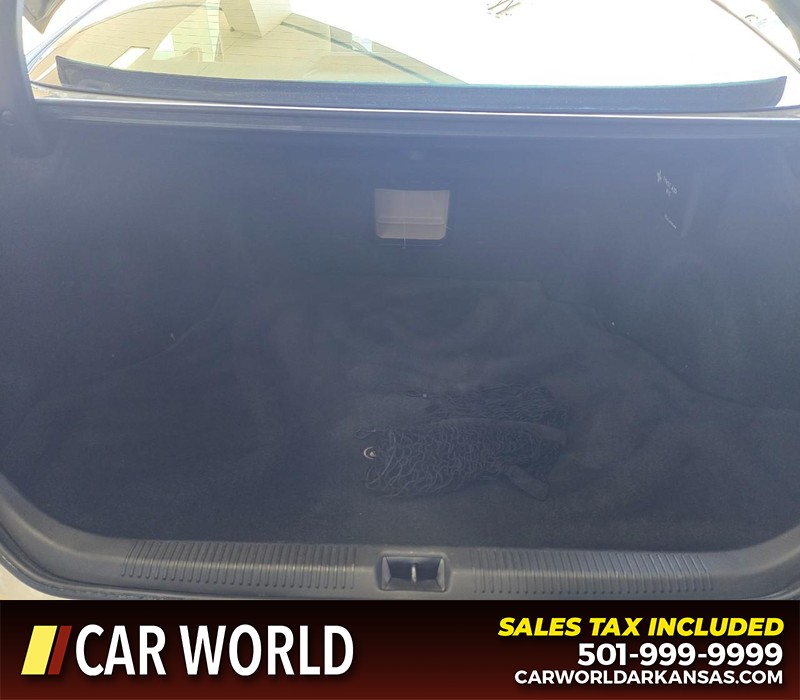 Lexus ES 350 Vehicle Full-screen Gallery Image 14