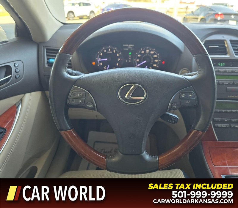 Lexus ES 350 Vehicle Full-screen Gallery Image 15