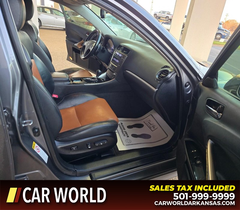 Lexus IS 250 Vehicle Full-screen Gallery Image 11