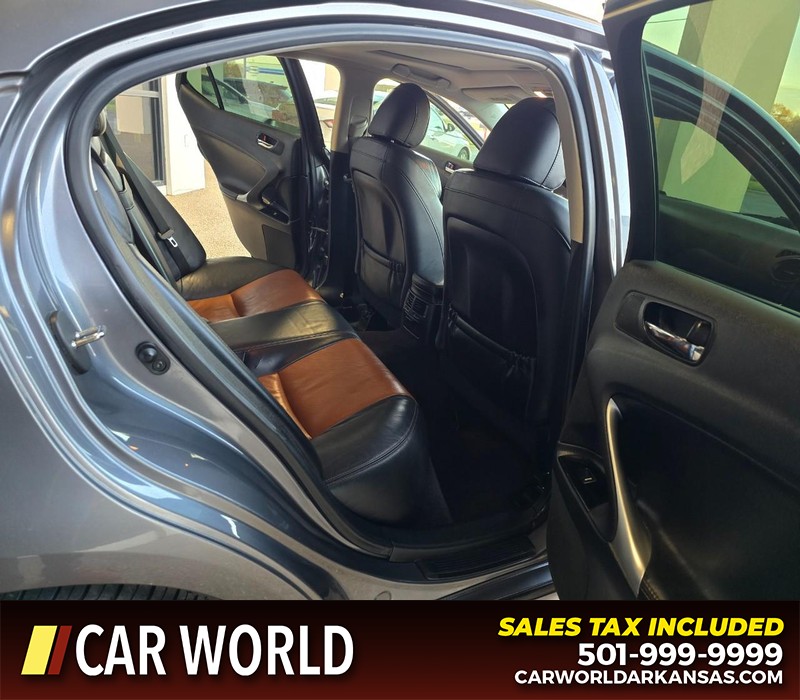 Lexus IS 250 Vehicle Full-screen Gallery Image 12