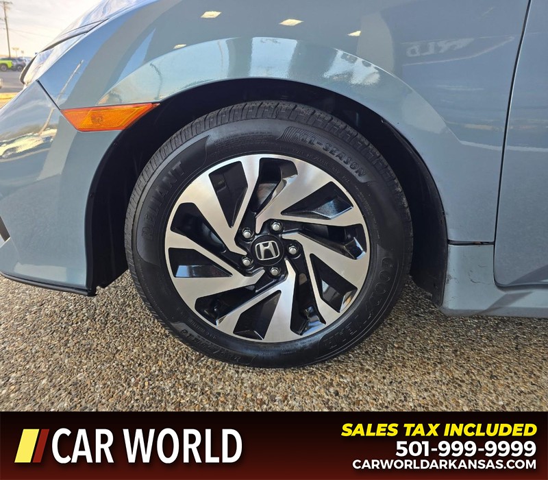 Honda Civic Hatchback Vehicle Full-screen Gallery Image 6