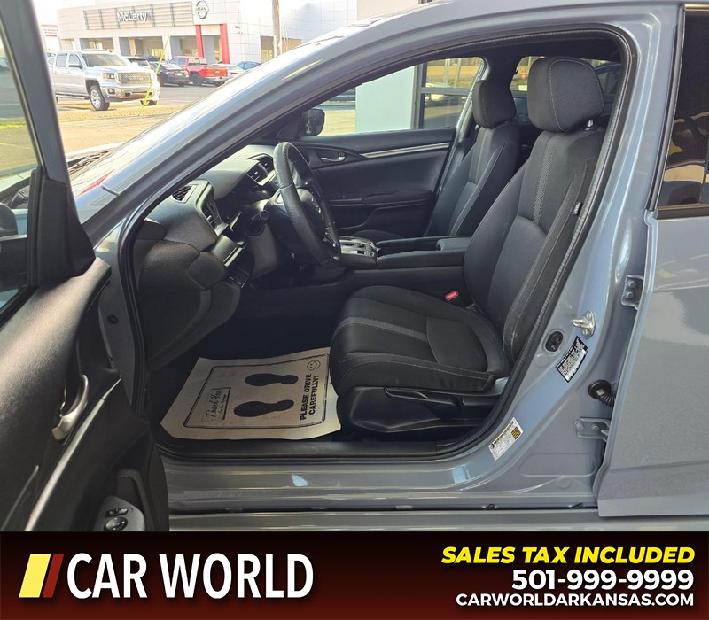 Honda Civic Hatchback Vehicle Full-screen Gallery Image 8