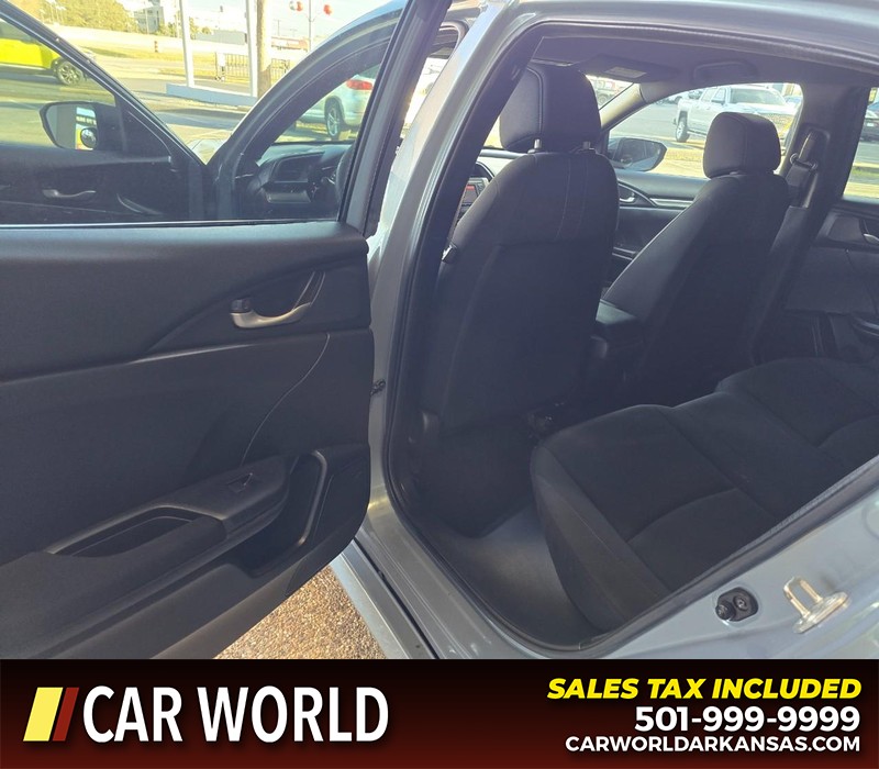 Honda Civic Hatchback Vehicle Full-screen Gallery Image 9