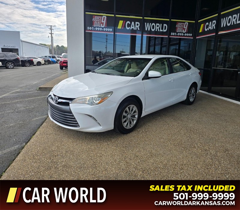 Toyota Camry Vehicle Full-screen Gallery Image 3