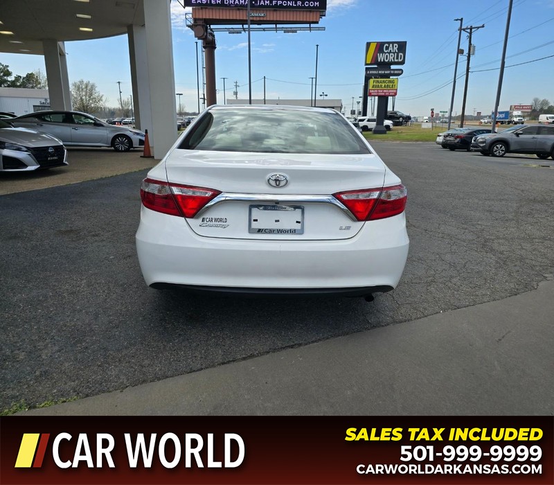 Toyota Camry Vehicle Full-screen Gallery Image 5