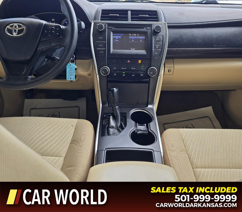 Toyota Camry Vehicle Full-screen Gallery Image 18