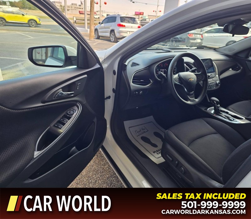 Chevrolet Malibu Vehicle Full-screen Gallery Image 7