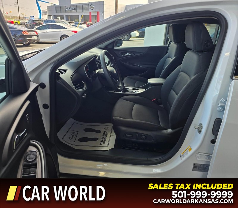 Chevrolet Malibu Vehicle Full-screen Gallery Image 8