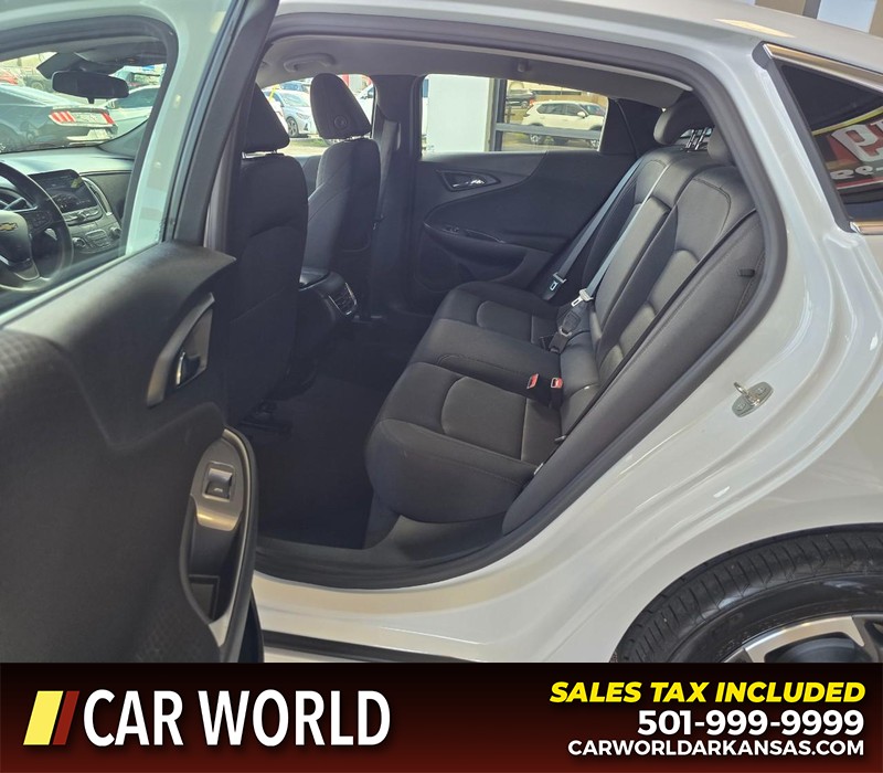 Chevrolet Malibu Vehicle Full-screen Gallery Image 10