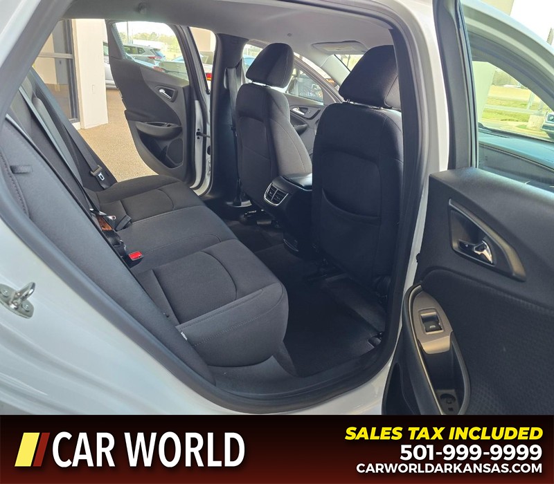 Chevrolet Malibu Vehicle Full-screen Gallery Image 12