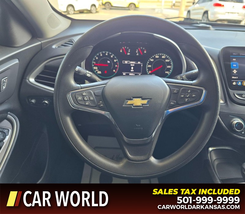 Chevrolet Malibu Vehicle Full-screen Gallery Image 15