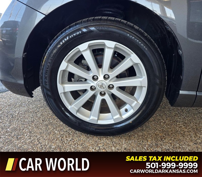 Toyota Venza Vehicle Full-screen Gallery Image 6