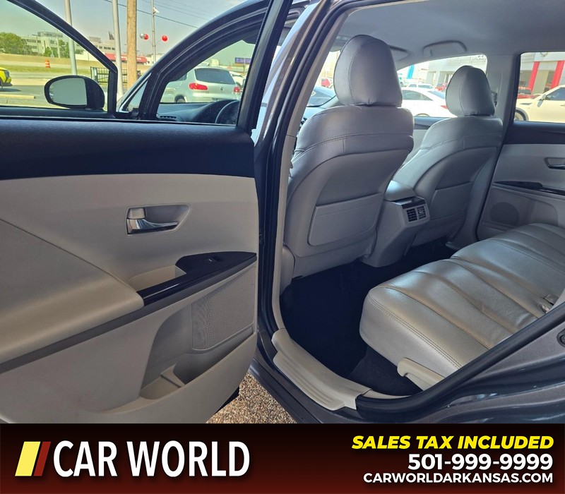 Toyota Venza Vehicle Full-screen Gallery Image 9