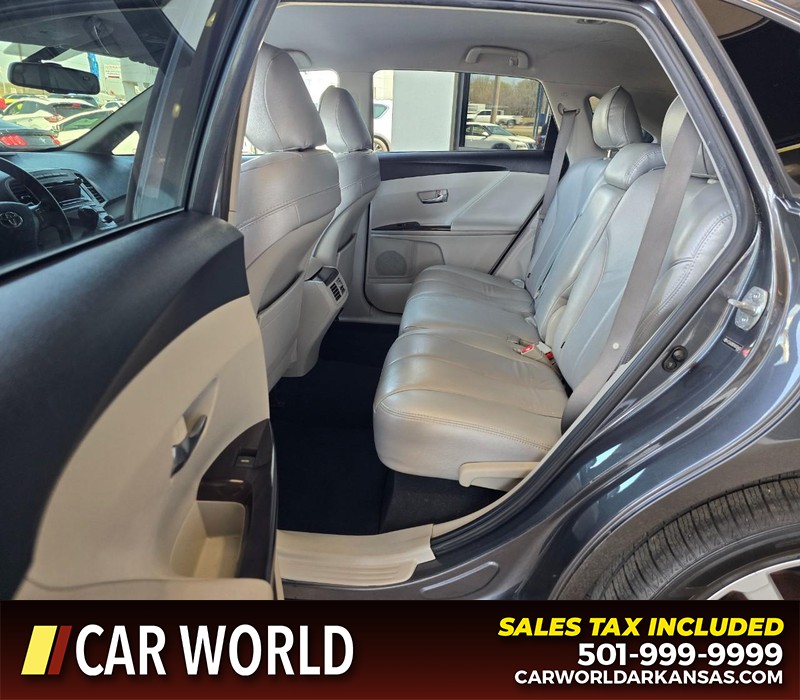 Toyota Venza Vehicle Full-screen Gallery Image 10