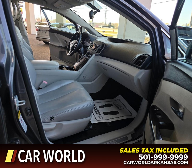 Toyota Venza Vehicle Full-screen Gallery Image 11